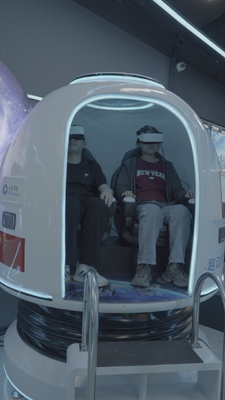 Máy mô phỏng rạp chiếu phim VR 2 chỗ ngồi Fun Space Capsule | Capsule xoay 360° độc quyền, Điều khiển màn hình kép, Hơn 20 trò chơi đặc biệt, Kính DPVR & Đa hiệu ứng – Nhà sản xuất SKYFUN